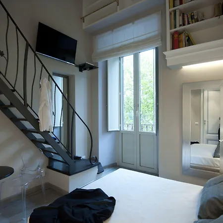 럭셔리 온 리버 4*