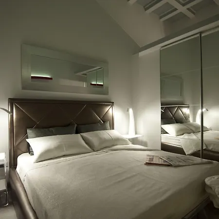 럭셔리 온 리버 4* 로마