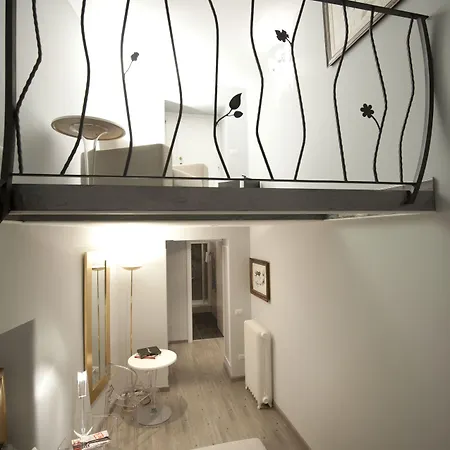 럭셔리 온 리버 게스트하우스 로마