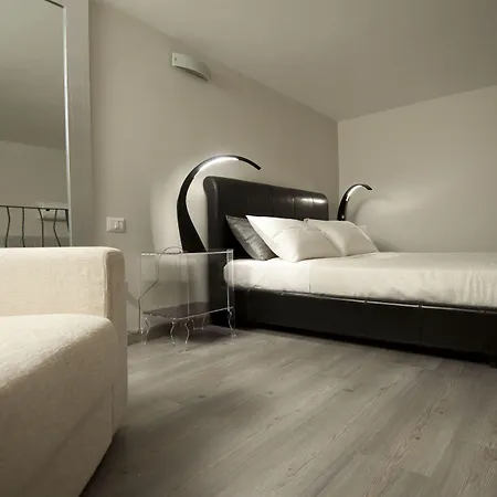 럭셔리 온 리버 게스트하우스 로마