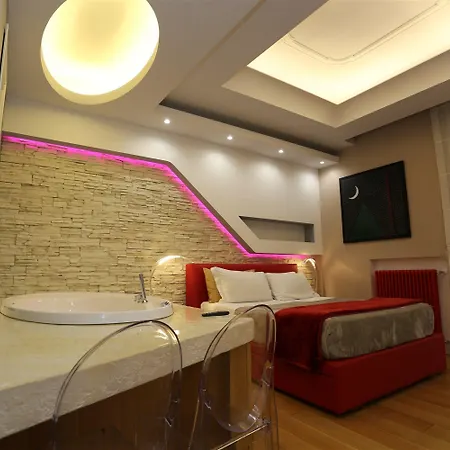 럭셔리 온 리버 게스트하우스 4*