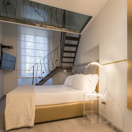 럭셔리 온 리버 4*