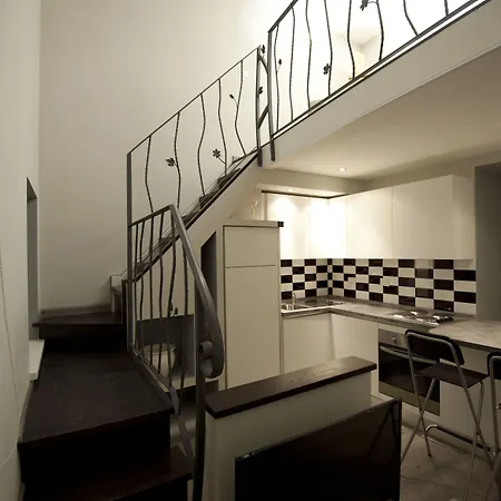 럭셔리 온 리버 게스트하우스 4*