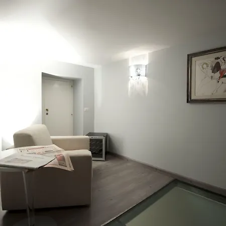 럭셔리 온 리버 게스트하우스 로마