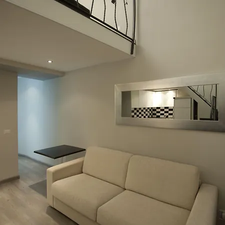 럭셔리 온 리버 게스트하우스 로마