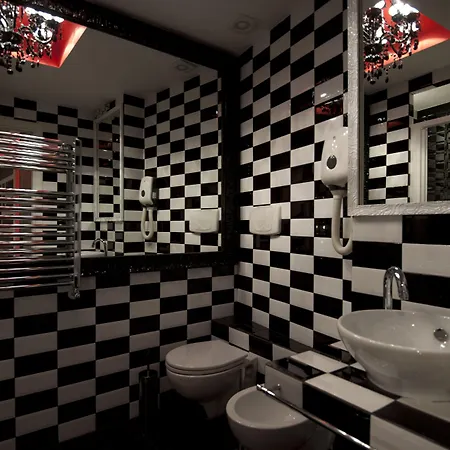 Luxury On The River Pensjonat 4*