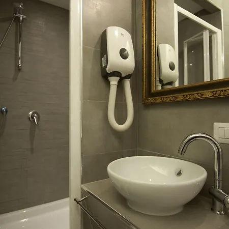 Luxury On The River 4*