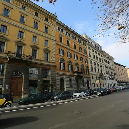 럭셔리 온 리버 4*